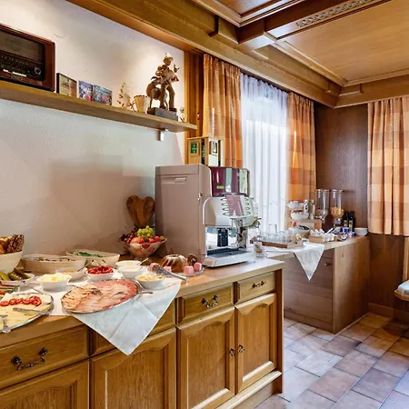 Gaestehaus Berta Bed & Breakfast 3*