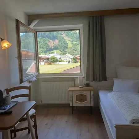 Gaestehaus Berta Bed & Breakfast *