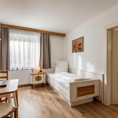 Gaestehaus Berta فندق مبيت وإفطار
