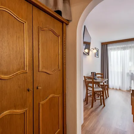 Gaestehaus Berta فندق مبيت وإفطار زيل أم زيلر