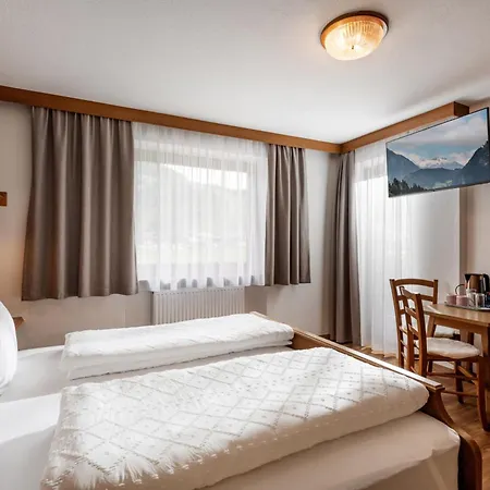 Gaestehaus Berta فندق مبيت وإفطار زيل أم زيلر